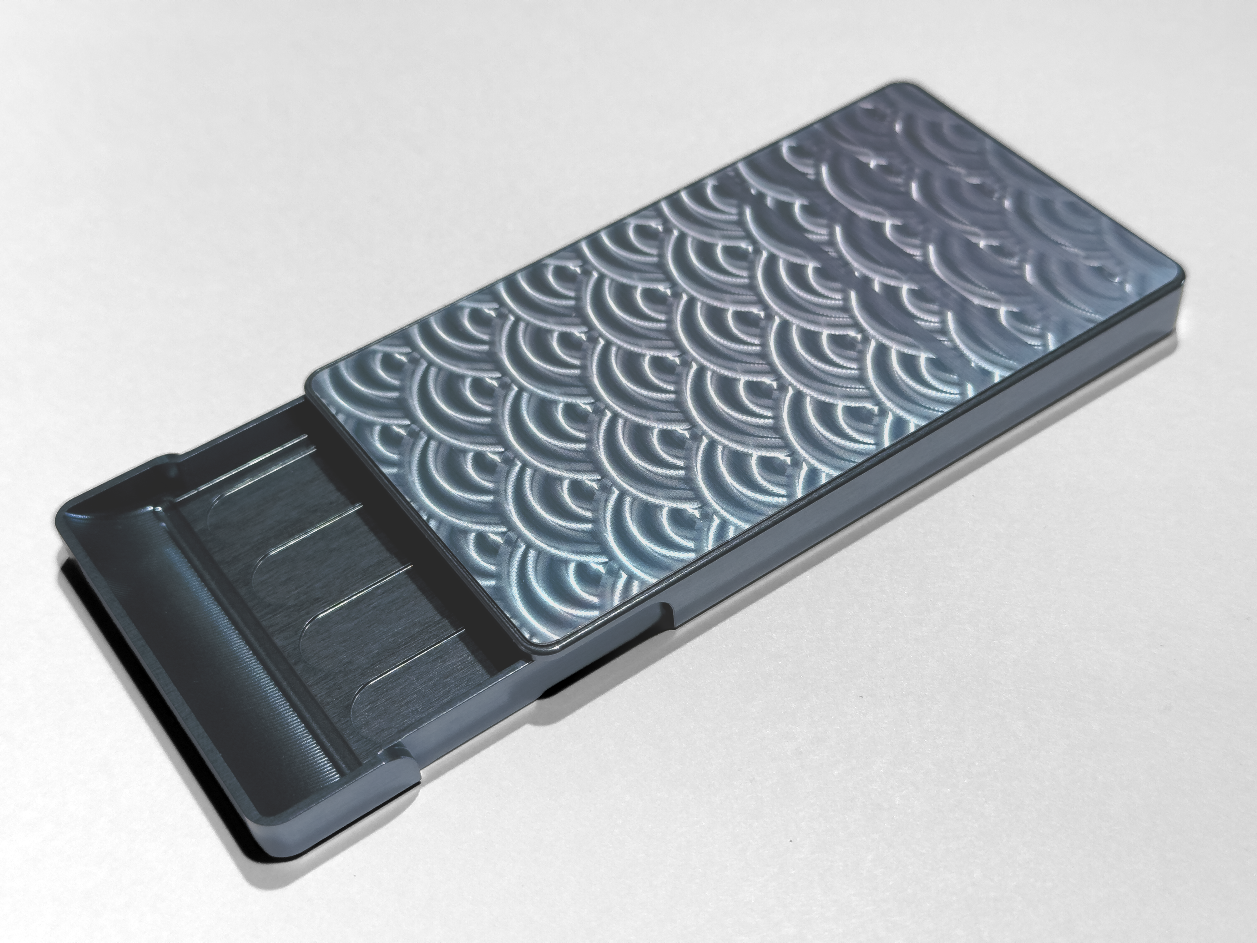 MIHIKARI ジュラルミン高級名刺入れ 駕籠銀 | ギフトショップ Nihon MIHIKARI ジュラルミン高級名刺入れ 駕籠銀 | ギフトショップ Nihon