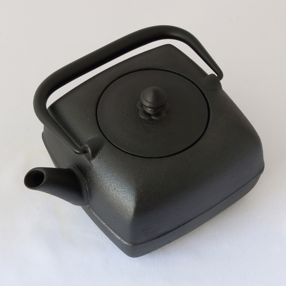 山形鋳物 菊地保寿堂 WAZUQU(ワズク)鉄瓶 よほう 900ml | ギフト 山形鋳物 菊地保寿堂 WAZUQU(ワズク)鉄瓶 よほう 900ml | ギフト