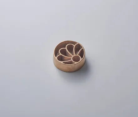 針のない剣山 ® Petal | ギフトショップ Nihon Miyabi 通販サイト