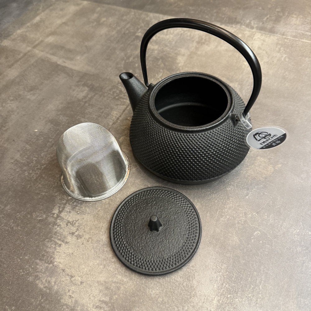 南部鉄器 岩鋳 鉄瓶 650ml アラレ(IH対応) | ギフトショップ Nihon