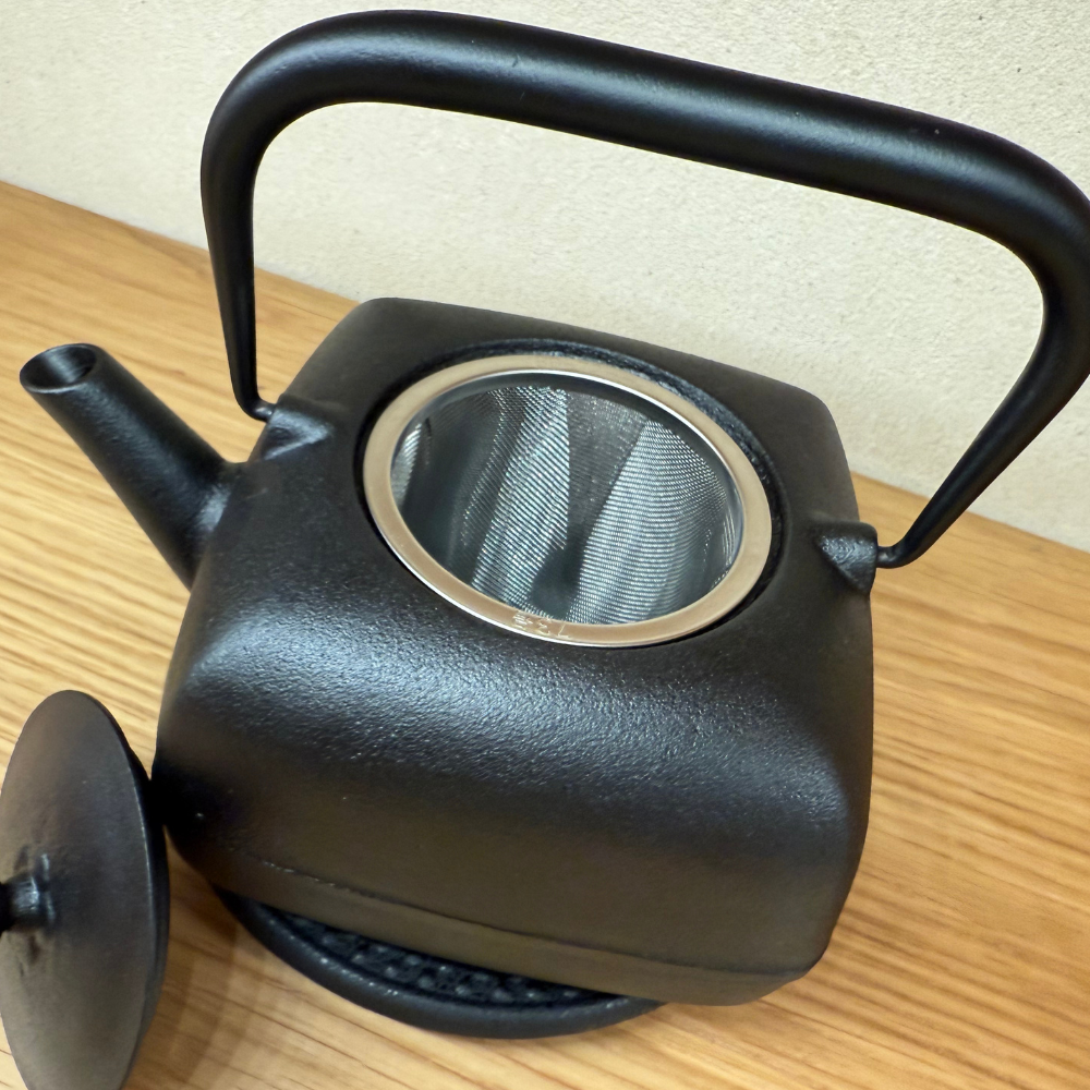 夢工房】保寿堂 造 杢目地紋 鉄瓶 在銘 B596