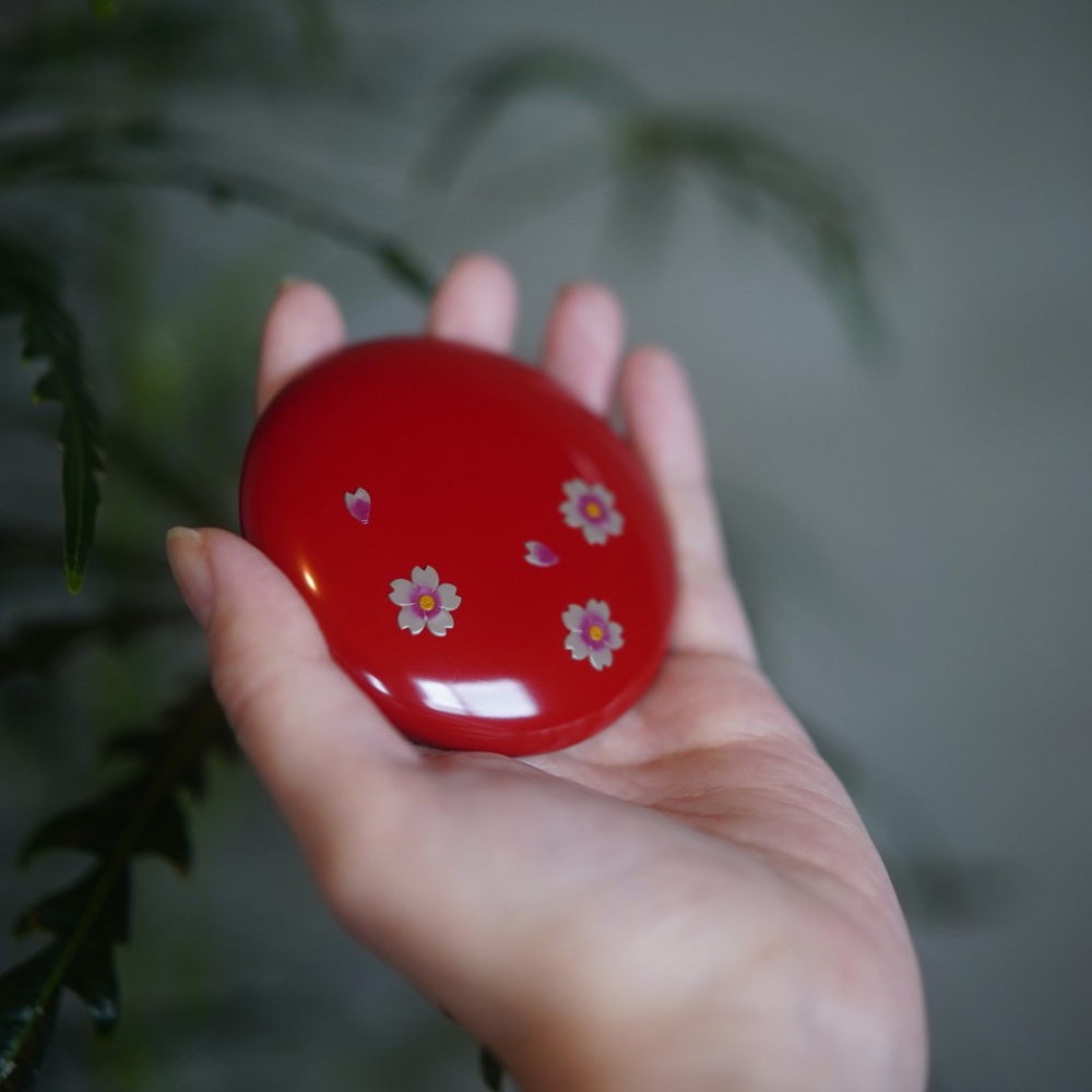 琉球漆器 堆錦 桜 手鏡 | ギフトショップ Nihon Miyabi 通販サイト 琉球漆器 堆錦 桜 手鏡 | ギフトショップ Nihon Miyabi 通販サイト