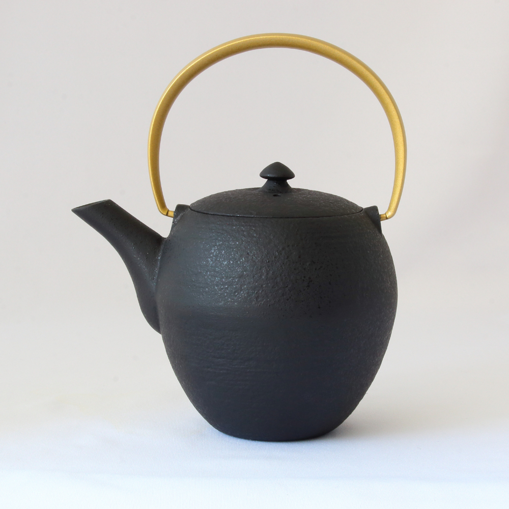 予約注文)山形鋳物 菊地保寿堂 WAZUQU(ワズク)急須 まゆ | ギフト 予約注文)山形鋳物 菊地保寿堂 WAZUQU(ワズク)急須 まゆ | ギフト