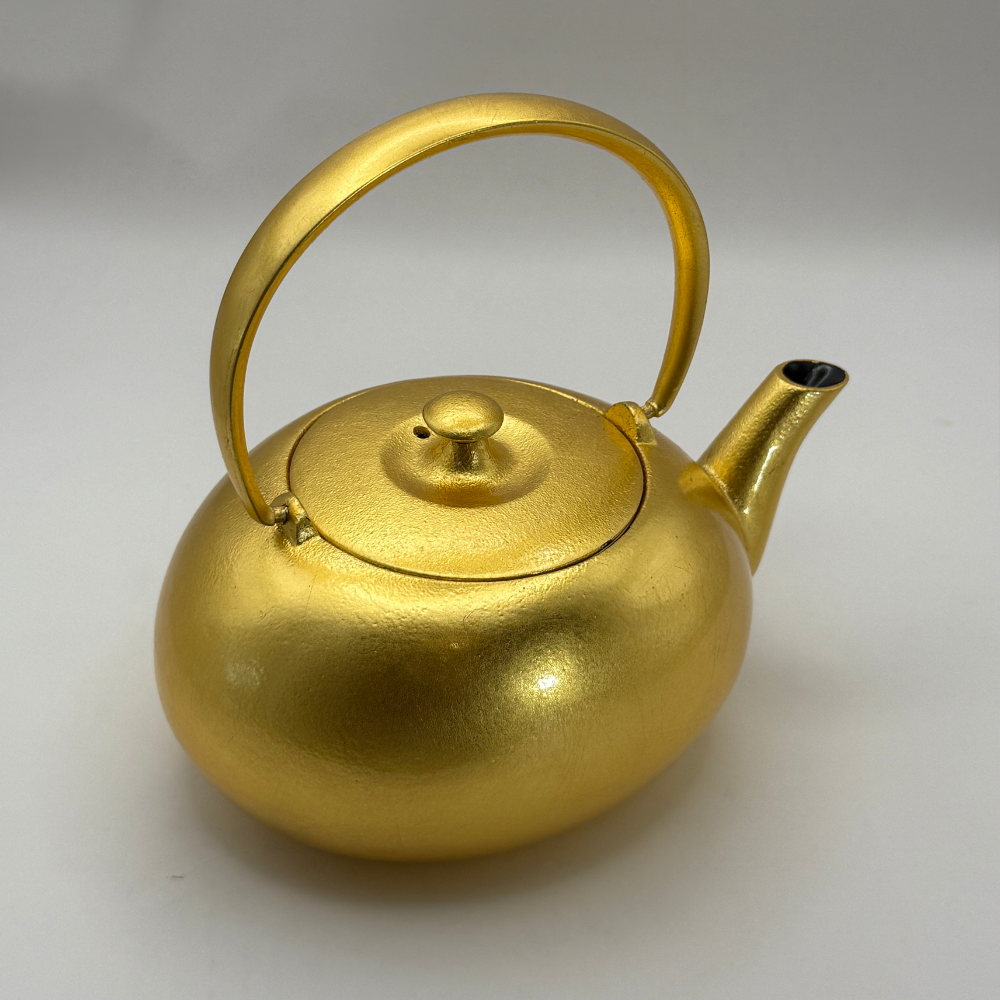 （特別限定モデル）山形鋳物 菊地保寿堂 WAZUQU(ワズク）金箔鉄瓶 ふくS  600ml
