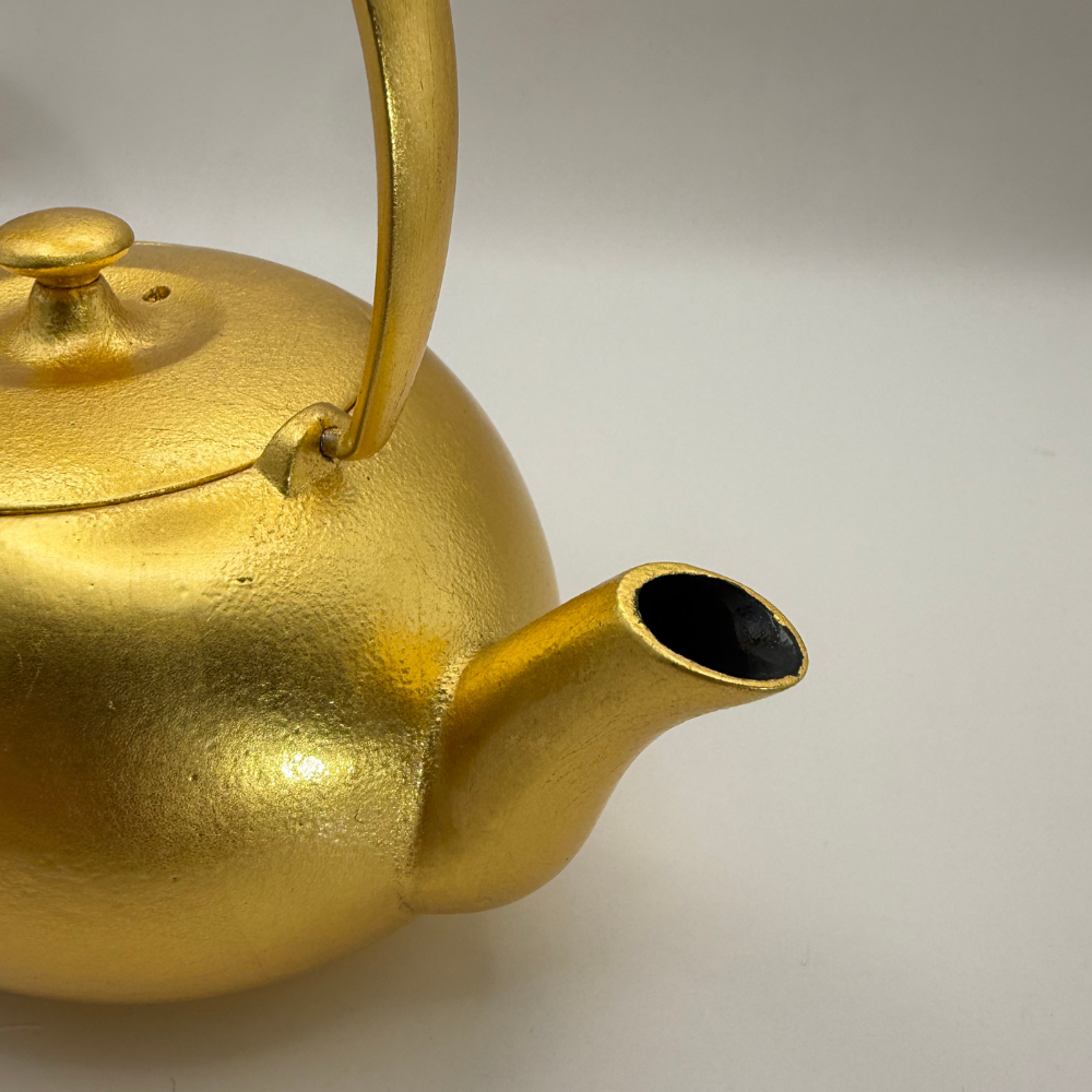 （特別限定モデル）山形鋳物 菊地保寿堂 WAZUQU(ワズク）金箔鉄瓶 ふくS  600ml
