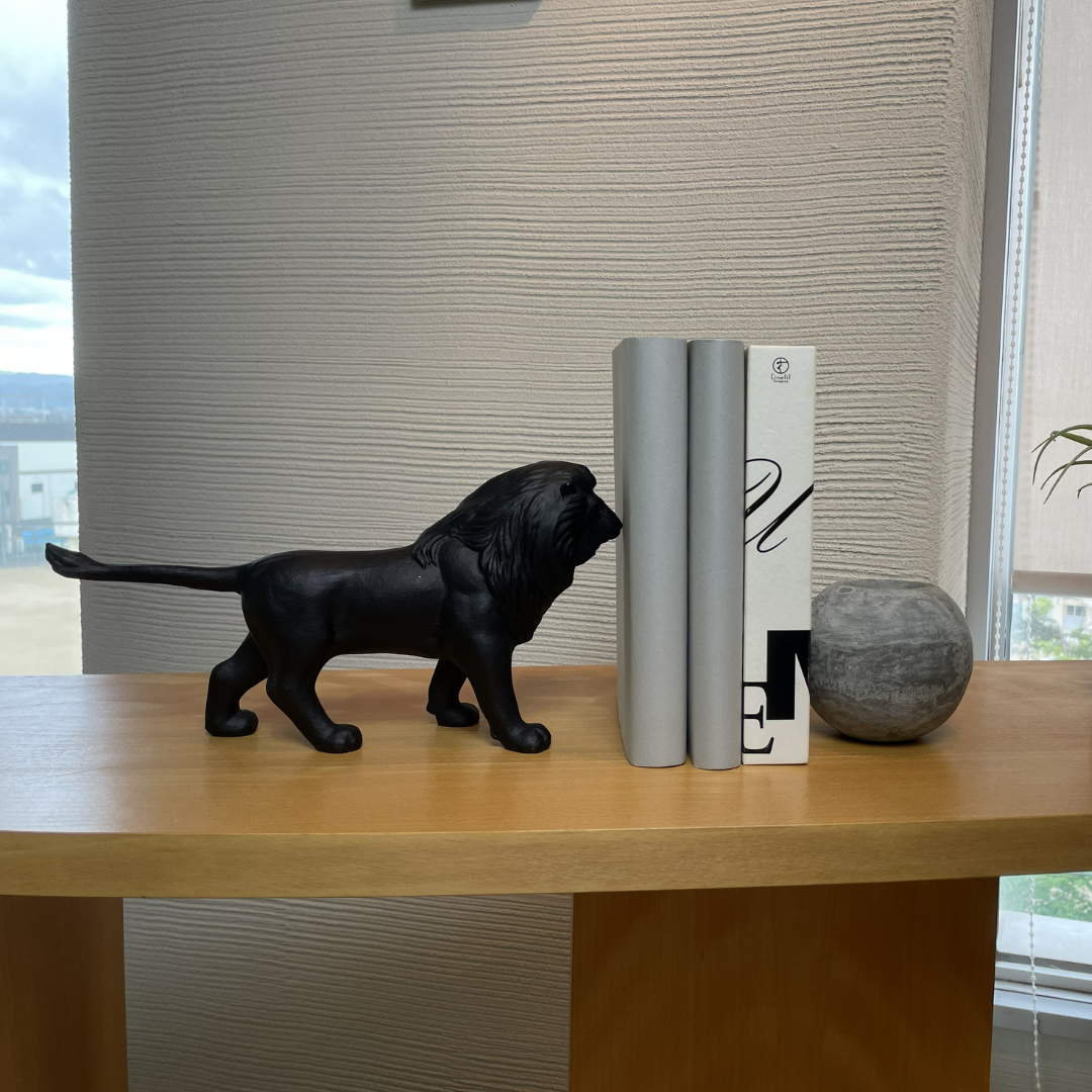 OMOSHI Bookend Section「ライオン」