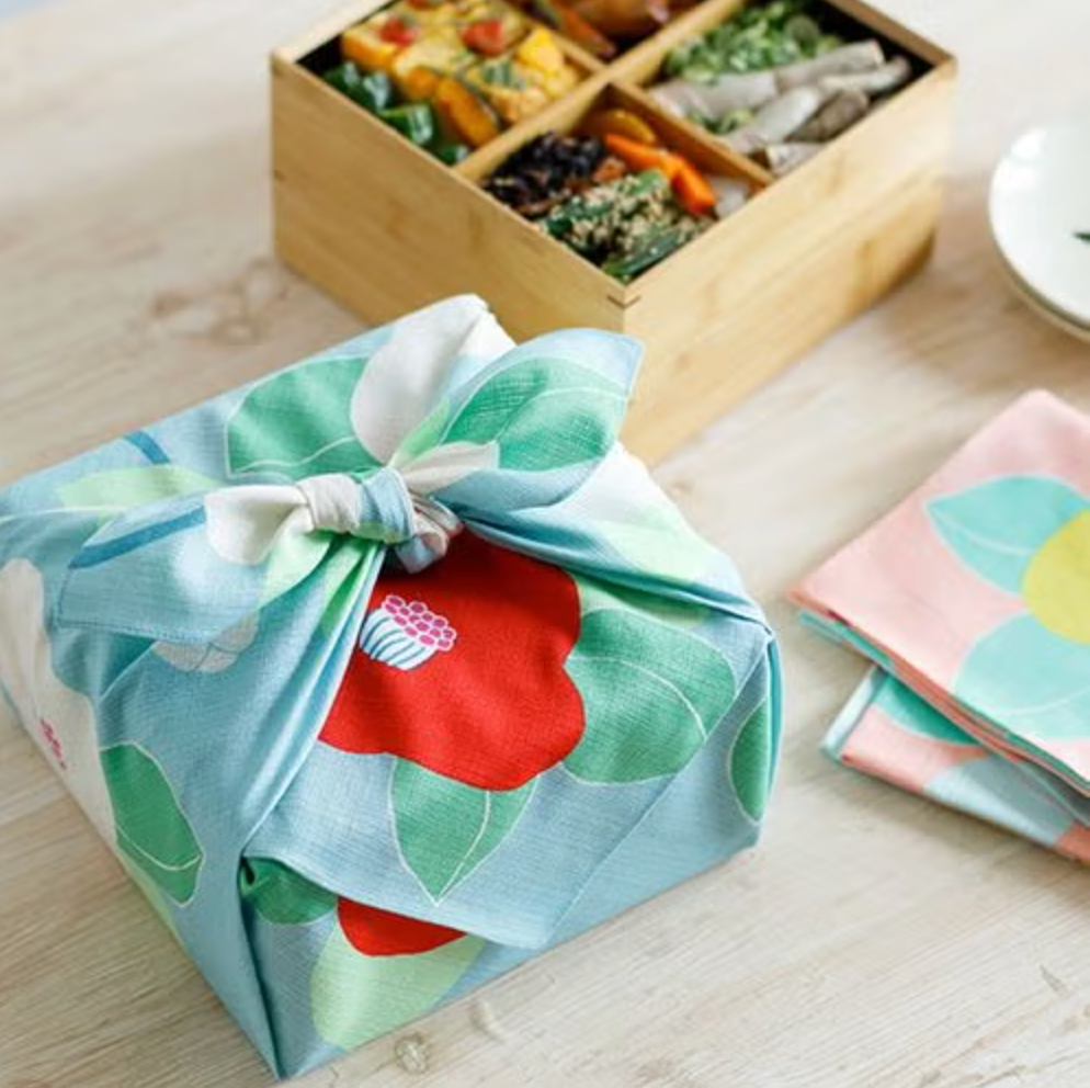 【オプション】夫婦茶碗・酒器セット限定　風呂敷つばき 真結び(ターコイズ)　アデリーヌ・クラムデザイン