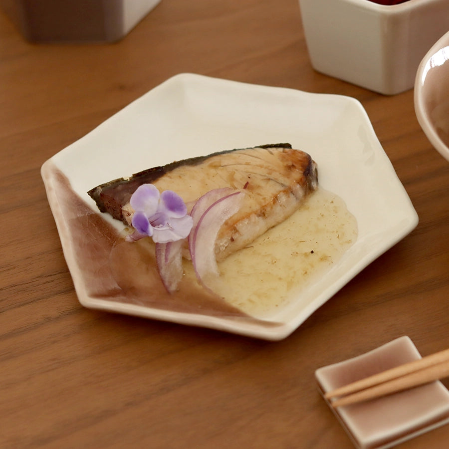 瀬戸焼　「新たな生活のスタートにフィットする、基本のうつわセット」　ローズ / グレーパープル