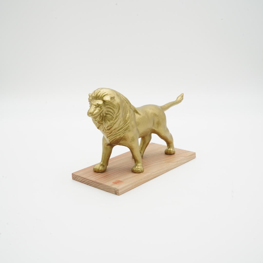 高岡銅器 OMOSHI Bookend Section「ライオン」 | ギフトショップ Nihon 高岡銅器 OMOSHI Bookend Section「ライオン」 | ギフトショップ Nihon