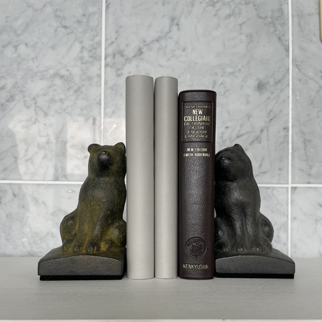高岡銅器　OMOSHI Bookend Section　「寄り添い犬」