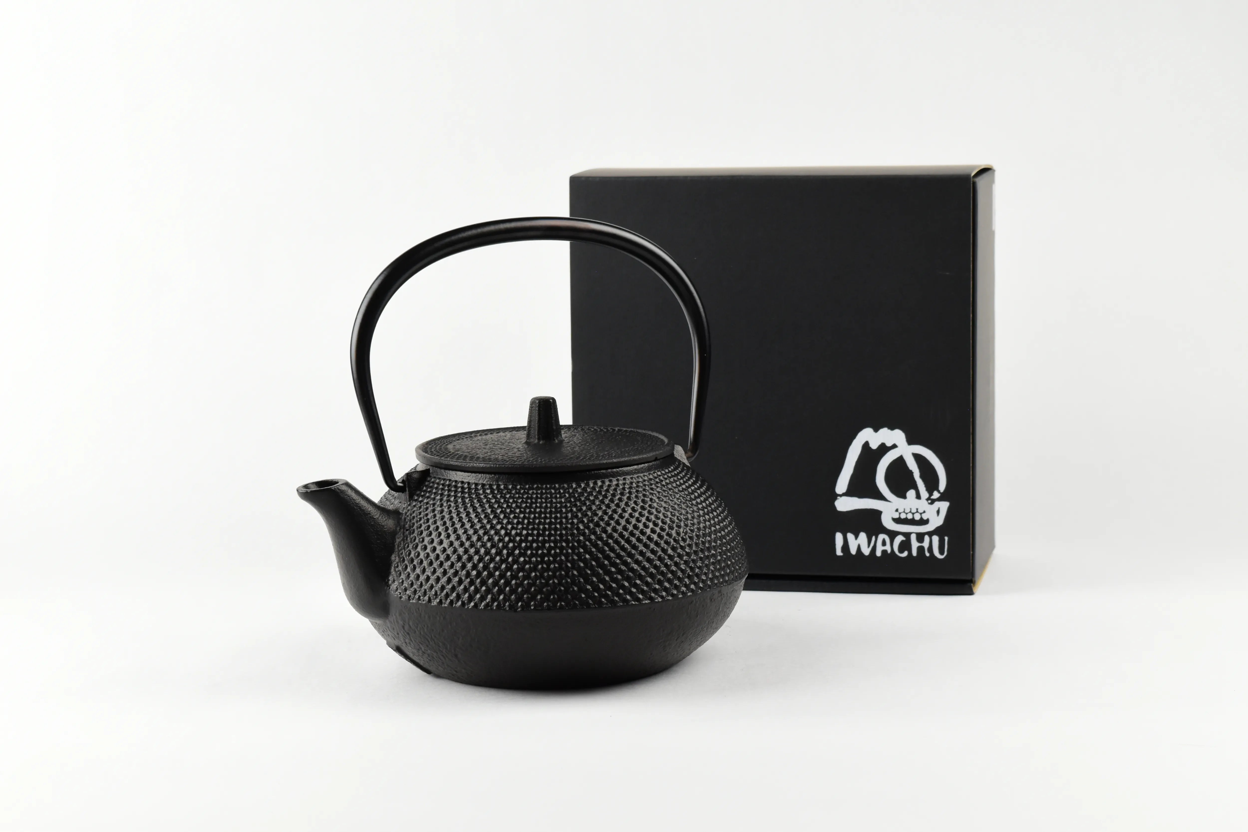 南部鉄器 岩鋳 あられ 鉄瓶 | ギフトショップ Nihon Miyabi 通販サイト 南部鉄器 岩鋳 あられ 鉄瓶 | ギフトショップ Nihon Miyabi 通販サイト