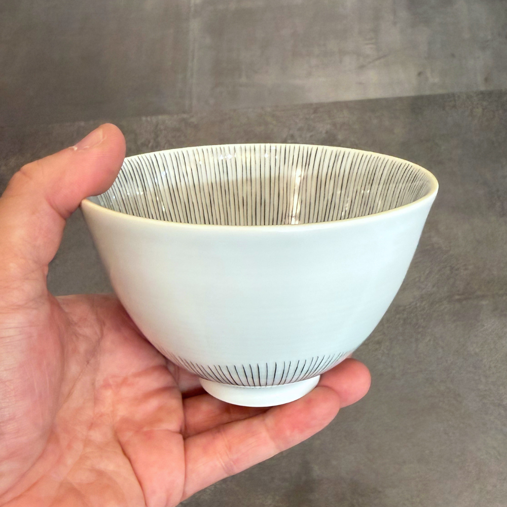 有田焼 吉祥梅十草 夫婦茶碗 黒/赤
