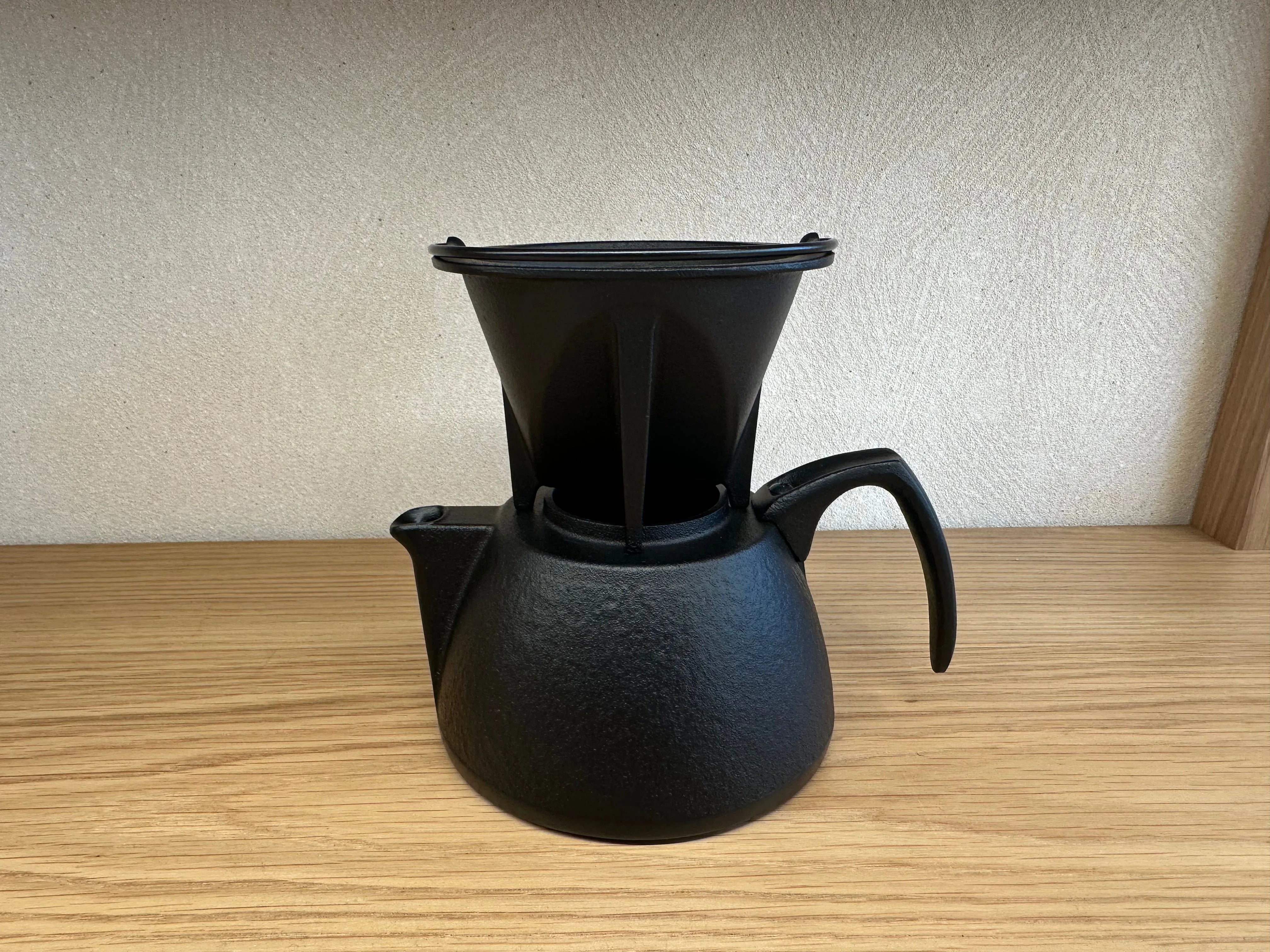 南部鉄器 岩鋳 コーヒーポット セット | ギフトショップ Nihon Miyabi 南部鉄器 岩鋳 コーヒーポット セット | ギフトショップ Nihon Miyabi