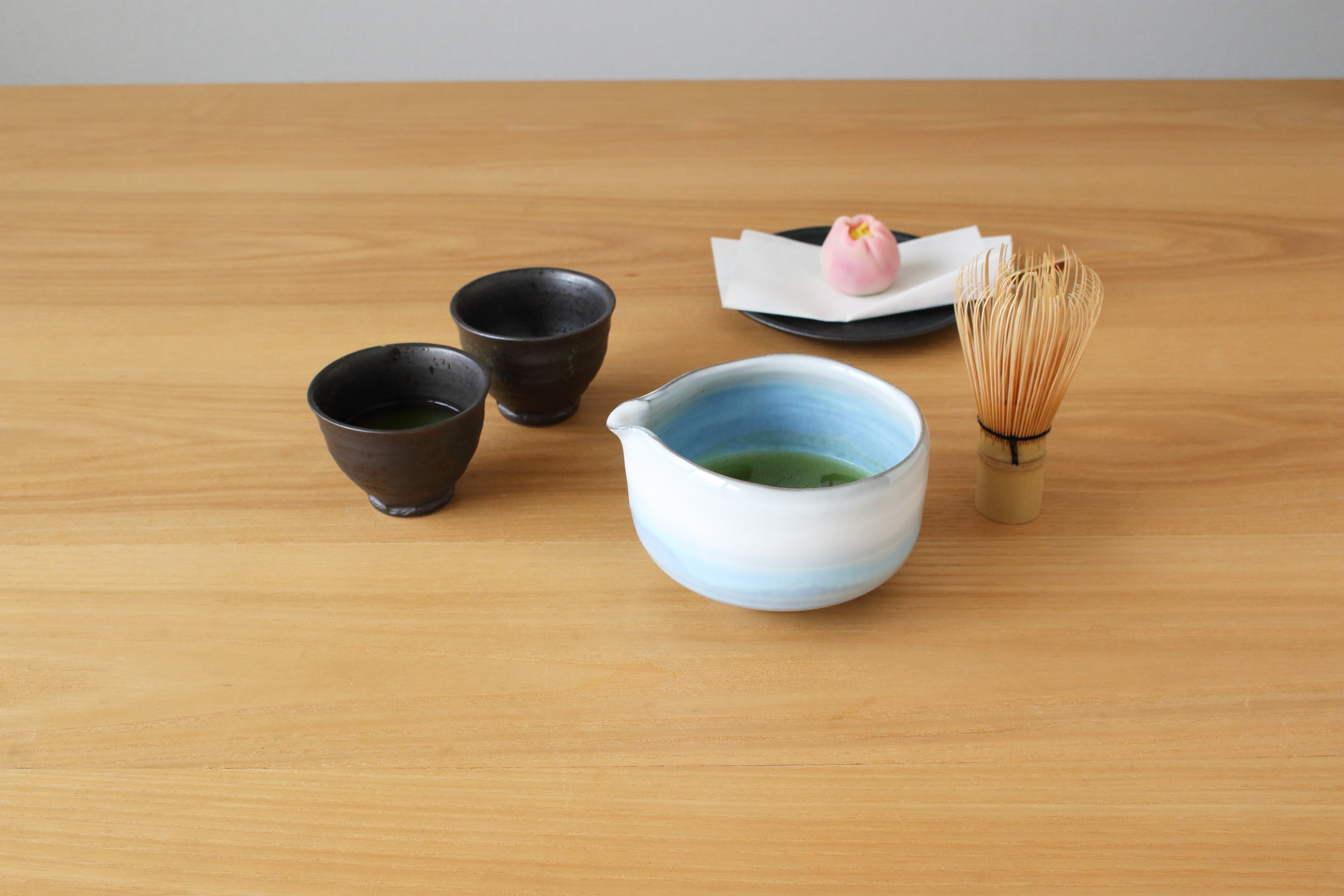 波佐見焼 片口抹茶碗 | ギフトショップ Nihon Miyabi 通販サイト
