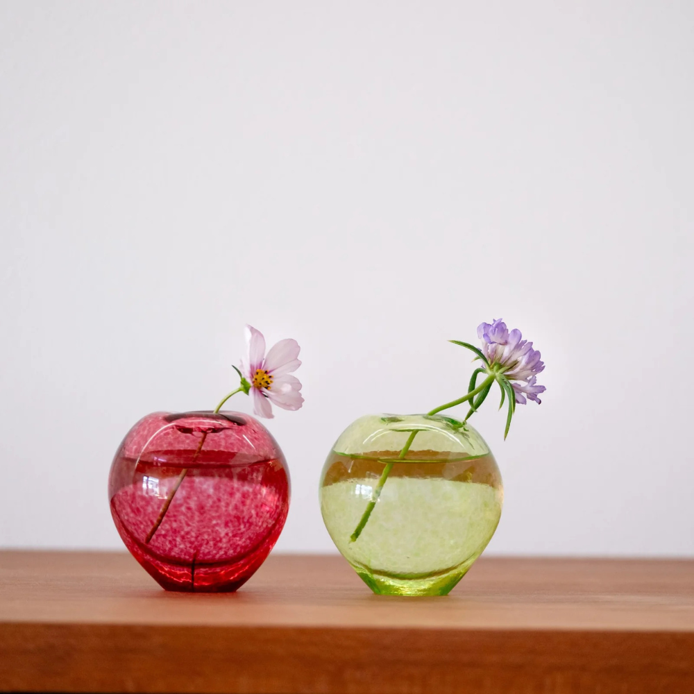 津軽びいどろ 津軽自然色りんご あか・あおりんご一輪挿し
